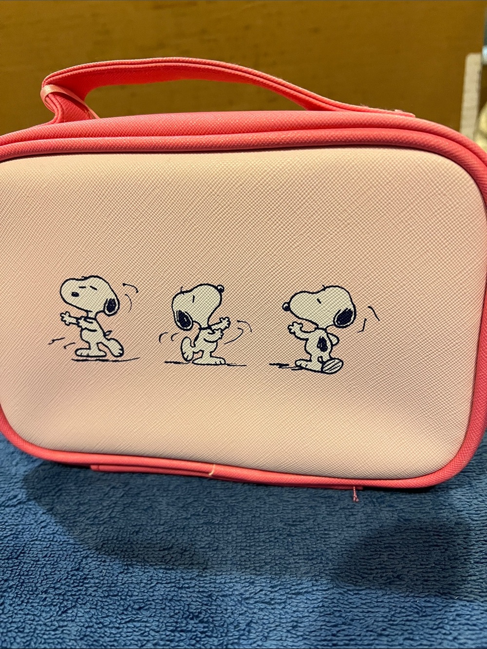 Peanuts x Celavi Snoopy Pink Cosmetic Bag - Picture 5 of 7